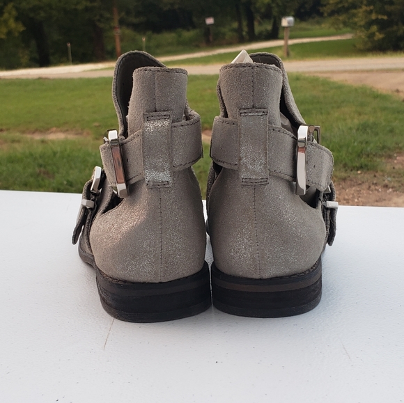 Gianni Bini Silver Rock Steady Booties Size 9 - Picture 5 of 14